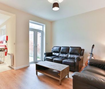 5 bedroom terraced house to rent - Photo 2