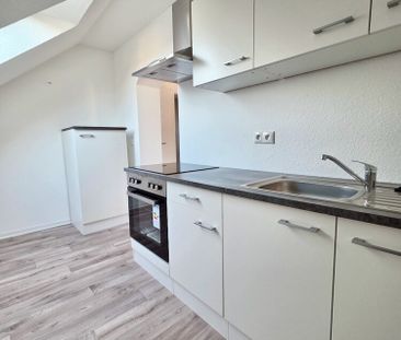 +++Komplettsanierung +++ Leben unterm Dach mit EBK und Eckbadewanne - Foto 3