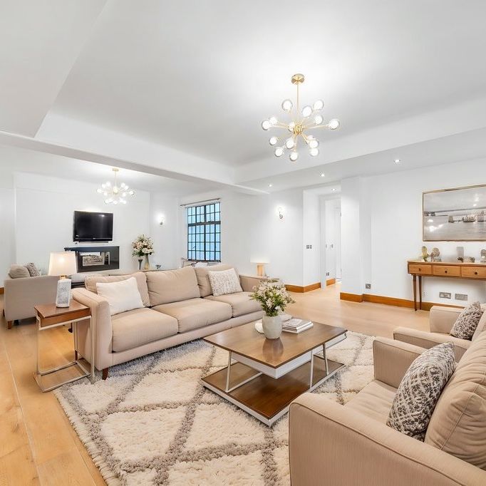 Marylebone Road, London, NW1 5NB - Photo 1