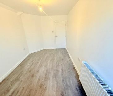 2 bedroom Flat To Let - Photo 1