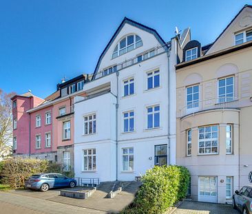 Prachtvolle Altbauwohnung in bester Südviertellage mit Garten und Doppelgarage - Photo 1