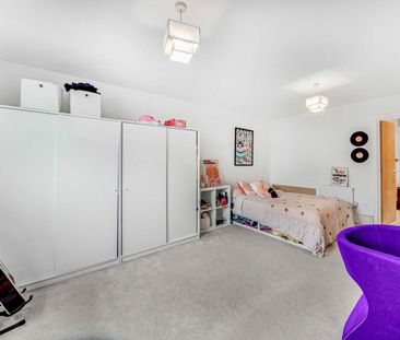 2 bedroom Flat To Let Total Size: 913 SQ FT - Photo 4