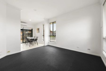 SPACIOUS 3-BEDROOM HOME IN THE HEART OF WERRIBEE - Photo 2