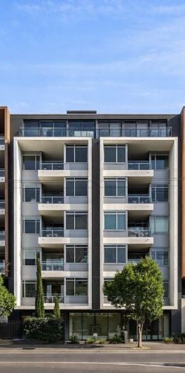 Modern One-Bedroom Living Close to Shops & Transport - Photo 1