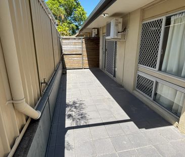 LOW MAINTENANCE 2 BEDROOM UNIT IN PRIME LOCATION - Photo 4