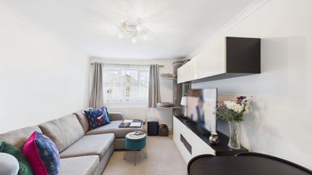 Burdock Close, Lightwater - 1 bedroomProperty for lettings - Seymours - Photo 5