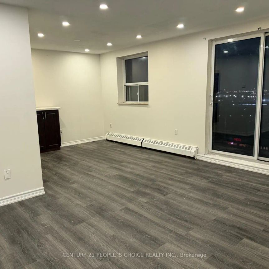 3533 Derry Road E #905 - Photo 1