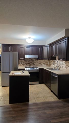 For Lease - 20 McConkey Crescent, Brantford, Ontario - Photo 3