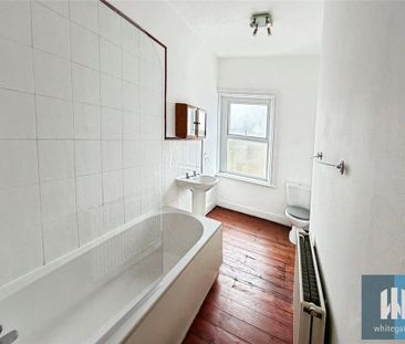 2 bedroom terraced house to rent - Photo 4