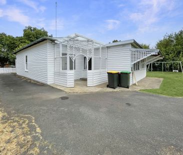 611 Ascot Street South, Redan - Photo 3
