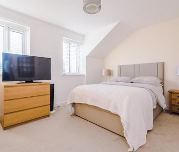 4 bedroom terraced house to rent - Photo 2