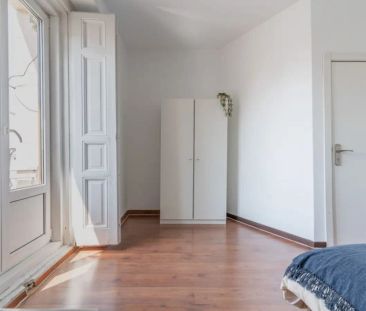 Room in a shared 8-bedroom apartment for rent in Palacio, perfect f... - Photo 6