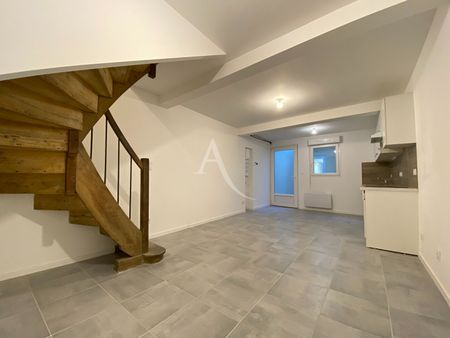 Location Appartement 4 pièces 62m² - Photo 2