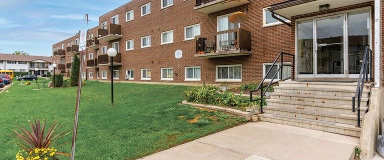 Flamingo Apartments | 31 & 35 Flamingo Dr & 110 Oriole Pkwy W, Elmira - Photo 1