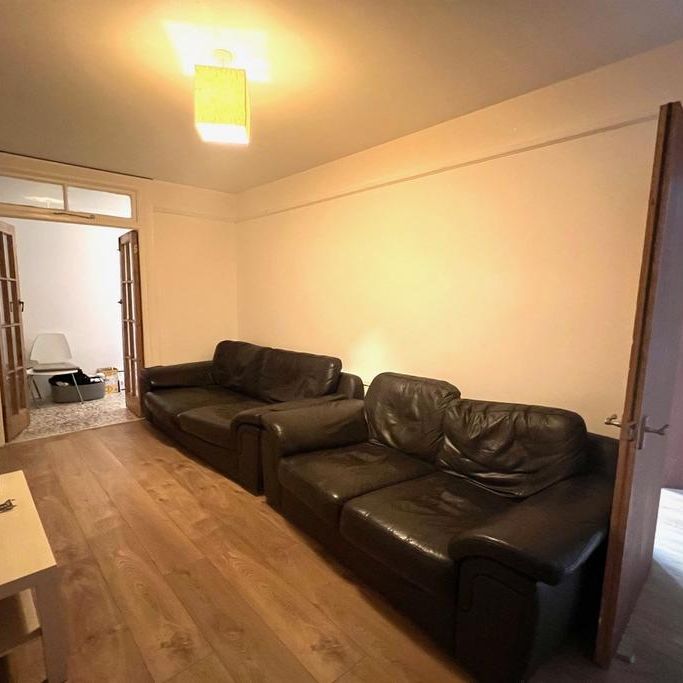 5 bedroom semi-detached house to rent - Photo 1