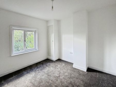 Whitehall Road, Cleckheaton, BD19 - Photo 4