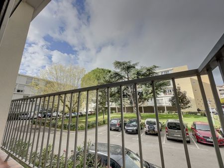 Location Appartement 3 pièces 74m² AIX EN PROVENCE 90ème - Photo 4