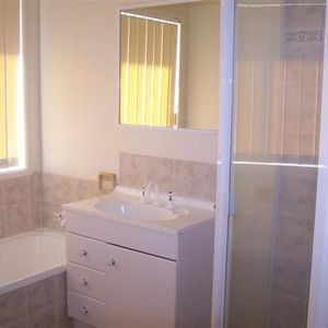 EASY LIVING STARTS HERE - COMFORT AND CONVENIENCE AT 84B BOLES STREET - Photo 2