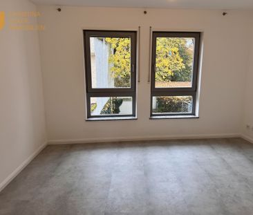 Frisch renoviert: Moderne 2 Zimmerwohnung mit EBK, Balkon und TG-St... - Photo 2