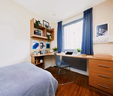 Silver En-Suite - Photo 3