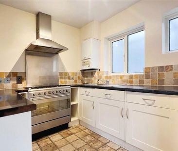 2 bedroom maisonette to rent - Photo 3