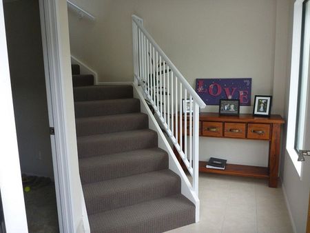 Modern home, two bathrooms & indoor/outdoor flow - Photo 3