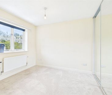 Coltsfoot Close, Burghfield Common, Reading, Berkshire, RG7 - Photo 5