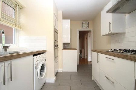 2 bedroom maisonette to rent - Photo 4