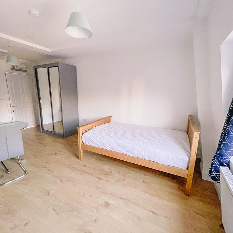 Studio Flat, London, N7 - Photo 1