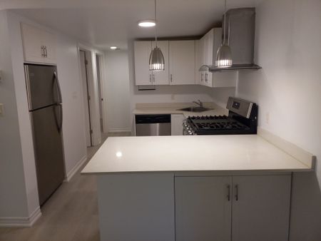 For Lease - 129 Walmer Road Unit# Lower, Toronto, Ontario - Photo 2