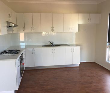 Charming 2 Bedroom Granny in Guildford - Photo 1