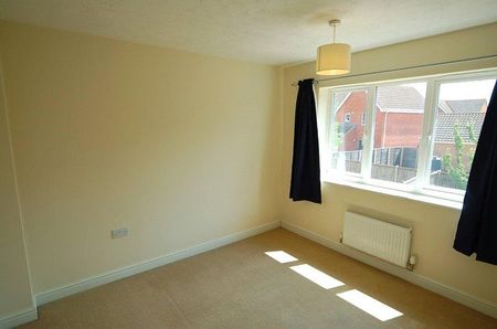 3 bedroom detached house to rent - Photo 2