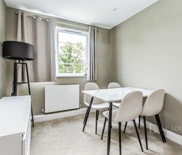 3 bedroom maisonette to rent Brighton Road, Purley, CR8 - Photo 6