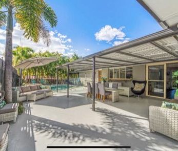 Shared, furnished 4 bed house – swimming pool - Photo 2