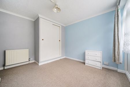 Filmer Grove, Godalming - 2 bedrooms Property for lettings - Seymours - Photo 3