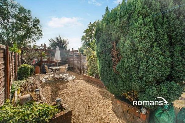 Howard Road, Wokingham, Berkshire, RG40 - Photo 1