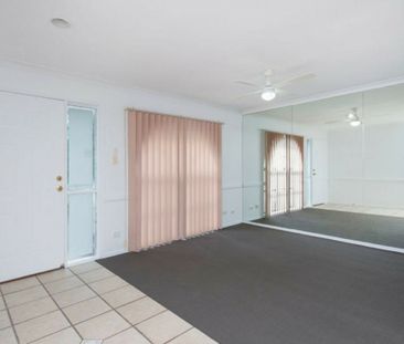 COSY HOME IN QUIET CUL DE SAC! - Photo 1