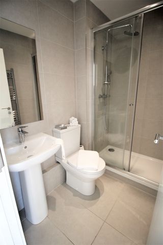 Flat 4, Westmount, LS2 9NZ, Leeds - Photo 5