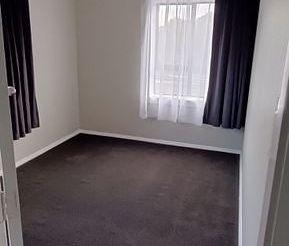 3 Bedroom house + 1 Bedroom Apartment Spreydon - Photo 3