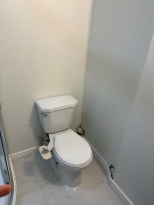 For Lease - 22 Hazelglen Court, Brampton, Ontario - Photo 1