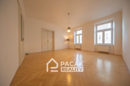 Pronájem reprezentativního bytu 3+1 o výměře 123 m², s balkonem, v centru Olomouce, ul. Kollárovo nám. - Photo 5