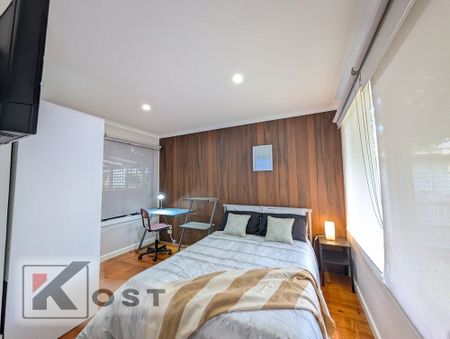 Blackburn South - Photo 2