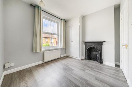 3 bedroom terraced house to rent - Photo 5