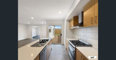 🏡 Brand New 4-Bedroom House in Eynesbury - Photo 3