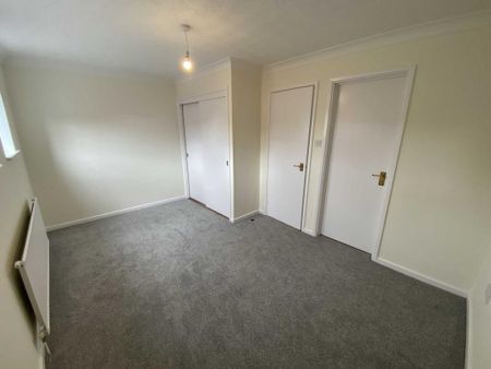 2 bedroom end of terrace house to rent - Photo 2