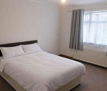 Gainsborough Gardens, London, NW11 - Photo 3