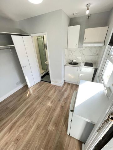Studio to rent - Photo 5