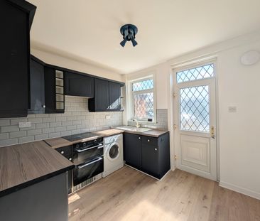 2 bedroom terraced house to rent - Photo 3