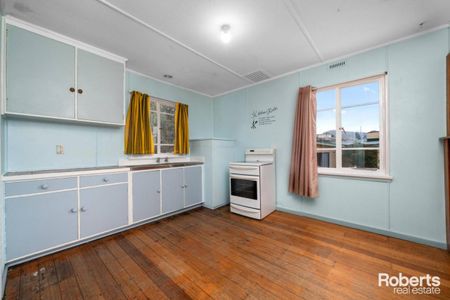 Sunny Three Bedroom Home in Risdon Vale - Photo 4