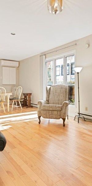 Logement 4 1/2 meublé, chauffé, éclairé métro Frontenac - Photo 1